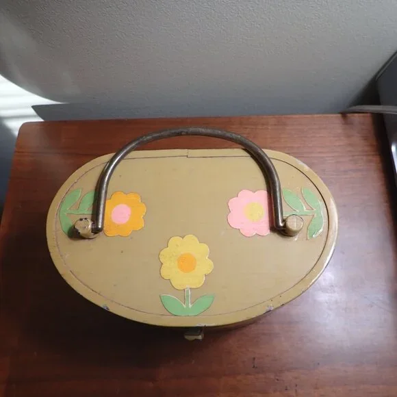 Vintage Metal Box Purse Flowers - Picture 3 of 13